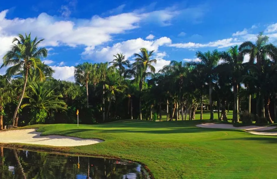 Gated vs non-gated golf homes Jupiter